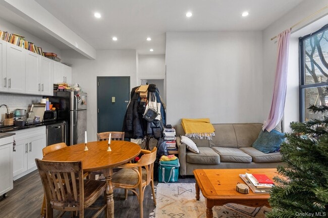 Photo - 68-51 Fresh Pond Rd Unit 2B