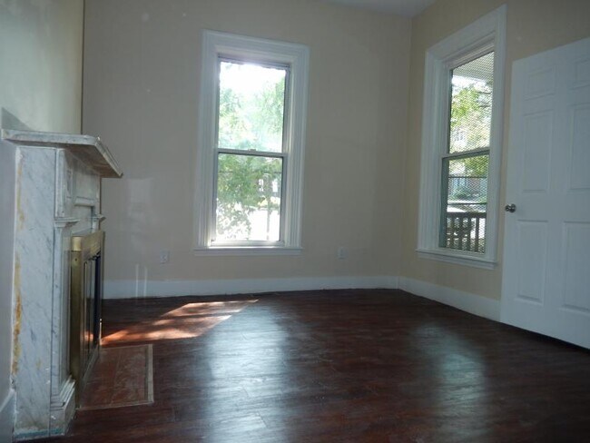 16 Cobden St
