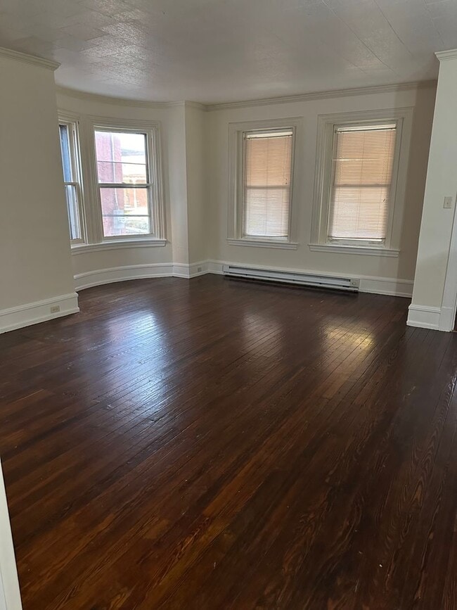 Building Photo - 825 Columbia Ave Unit Apt A