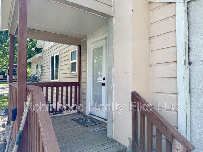 Photo - 698 4th St
