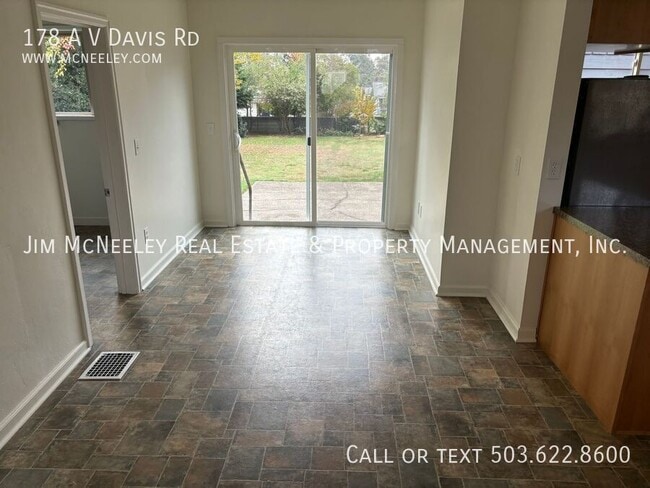 Photo - 178 A V Davis Rd