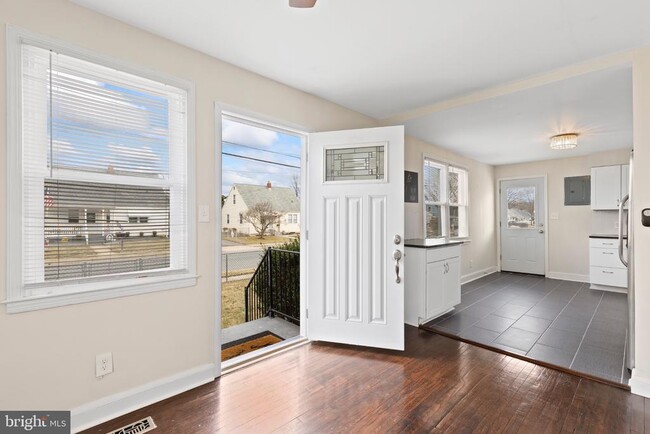 Photo - 929 Kinwat Ave