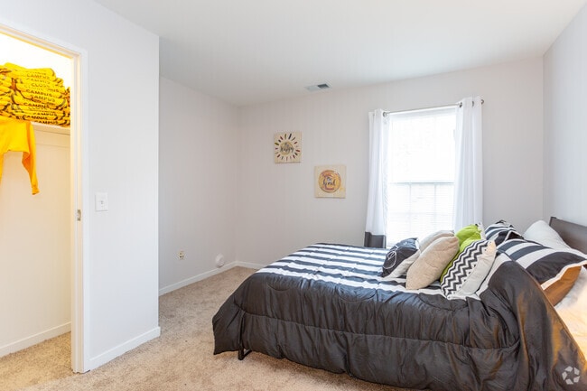 Photo - The Tate on Howard