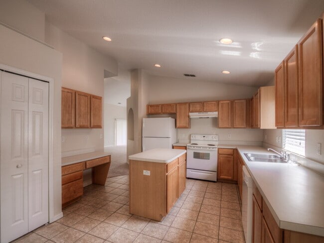 Photo - 4612 Woodford Dr