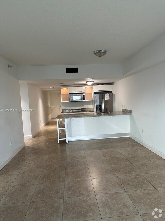 Building Photo - 185 SW 7th St Unit 1703 Rental