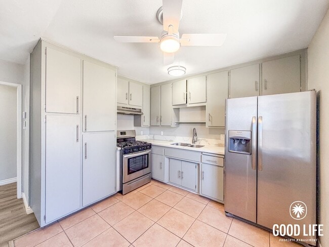 Photo - 3BD/1BA Home in Lakeside with In-Unit Laundry & Built-In Closets Unit 8424