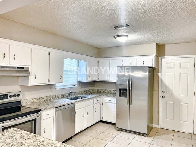 Photo - 1 MONTH FREE RENT