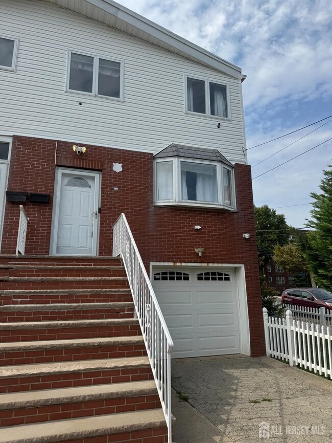 Photo - 295 Water St
