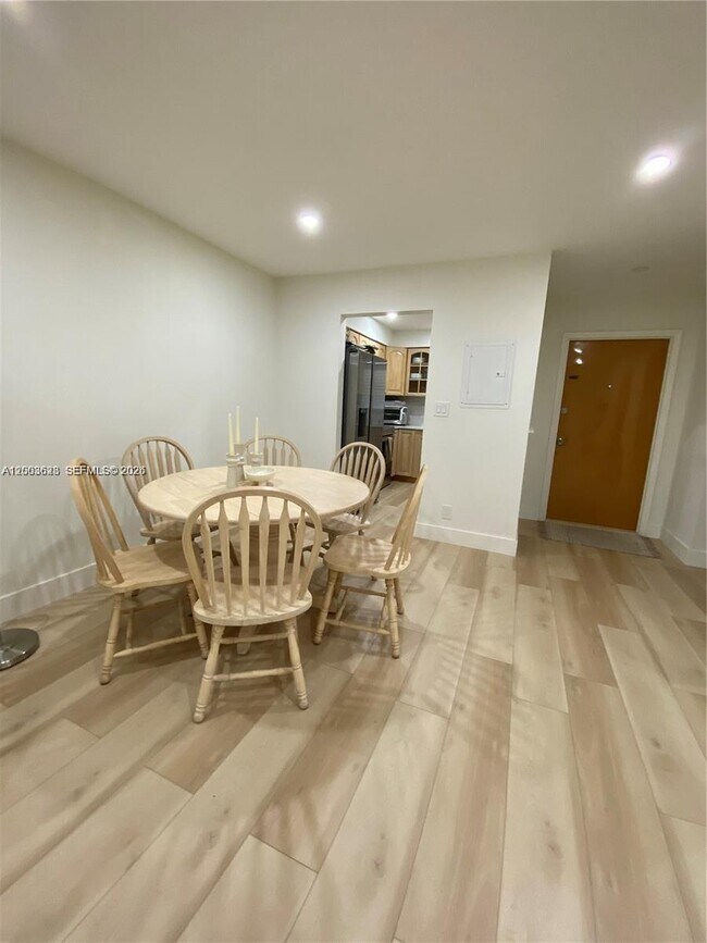 Photo - 1200 Tallwood Ave Unit 302