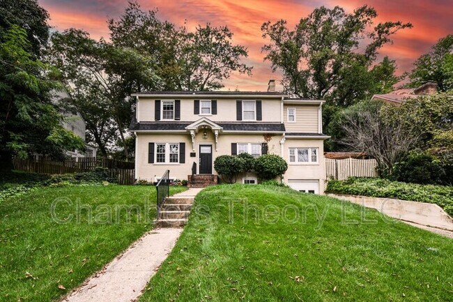 Building Photo - 6014 Fort Hunt Rd