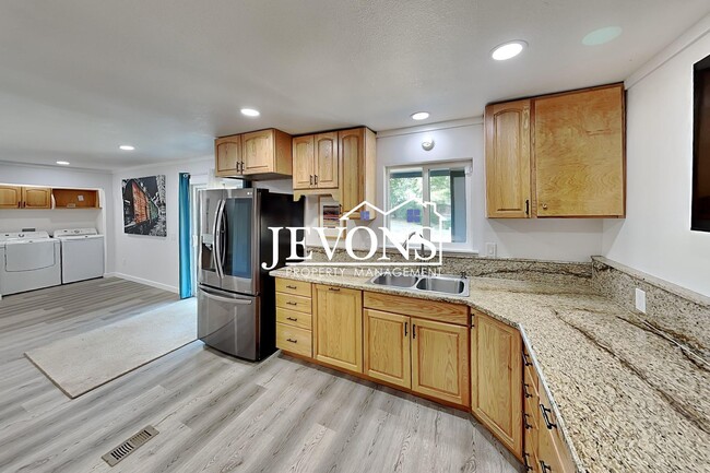 Photo - 503 N 12th St