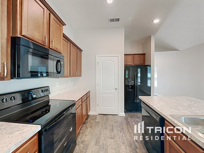 Photo - 8048 Meadow Walk Ln