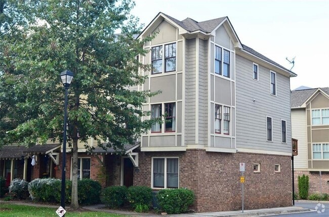 Building Photo - 1339 Oakview Rd Rental