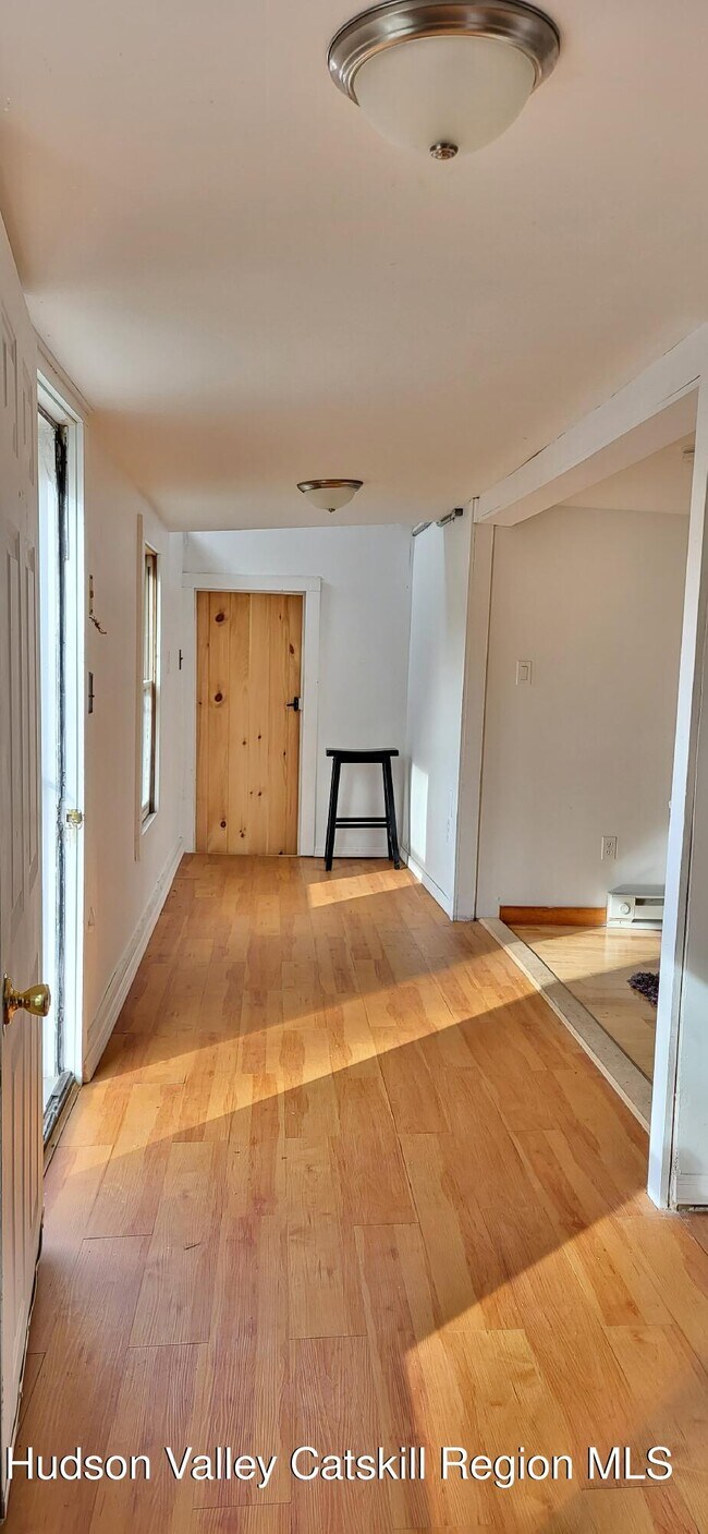 Photo - 46 N Center St