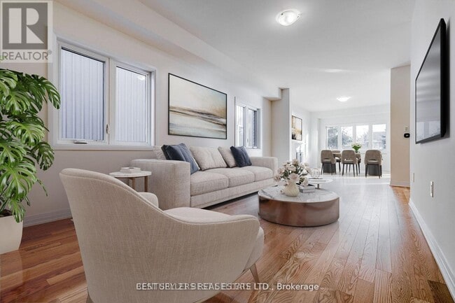 Photo - 205 Dingman St