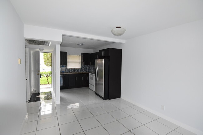 Photo - 21895 Lake Forest Cir Unit 102