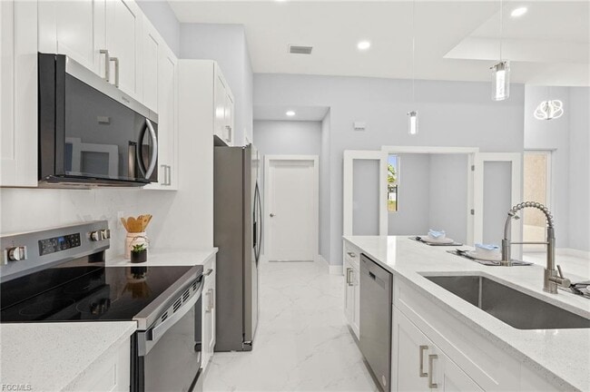 Building Photo - 3733 15th St W Rental