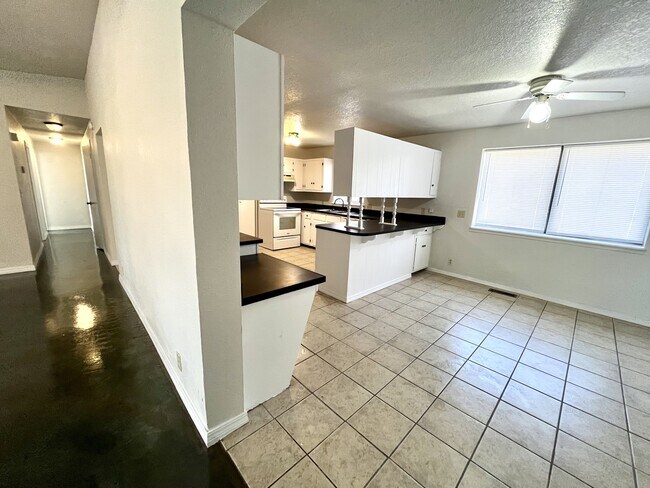 Photo - 67 Rungis Rd