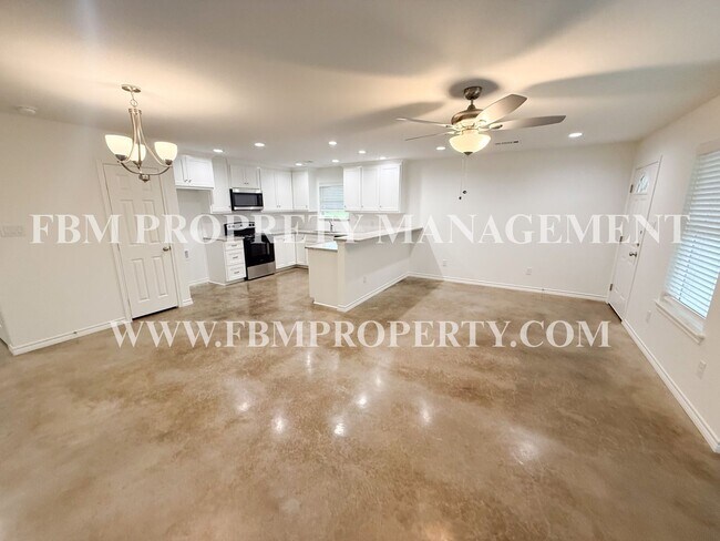 Photo - 114 E Camden St - Brand New 2 Bedroom, 2 Bathroom Duplex Located in Rice, TX! Unit 114