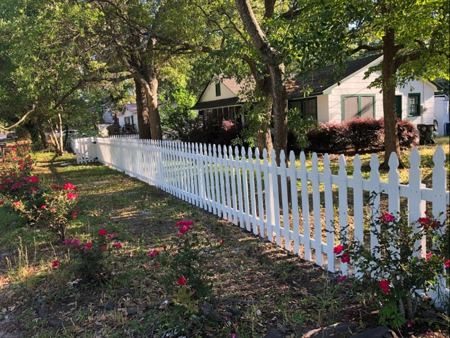 Building Photo - 709 Collins St