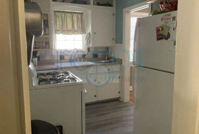 Photo - 2BR/1BA brick bungalow in Stiff Station, steps from UAMS!