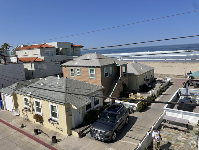 Building Photo - 3829 Ocean Front Walk Rental