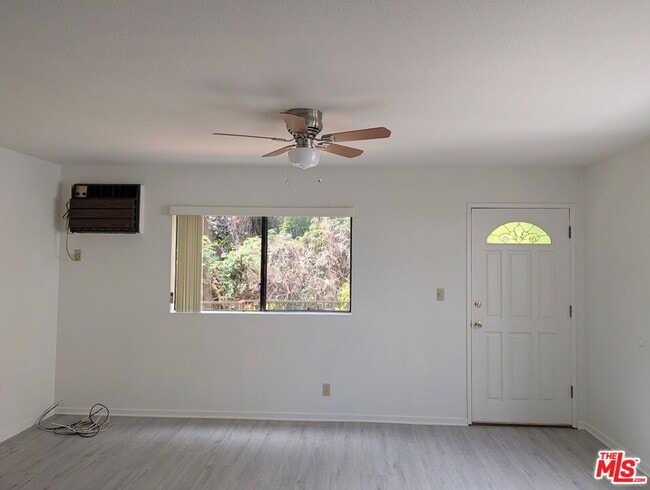 Building Photo - 3988 Moore St Unit 5