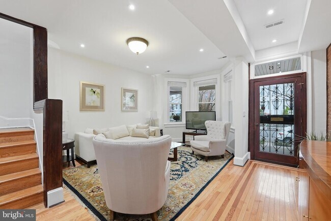 Photo - 56 Adams St NW