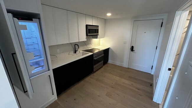 Building Photo - 58 Leo M Birmingham Pky Unit #2