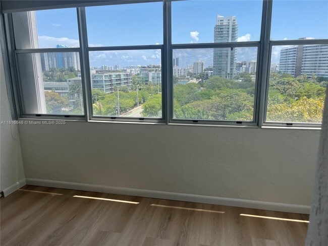 Photo - 3 Island Ave Unidad 08A Rental