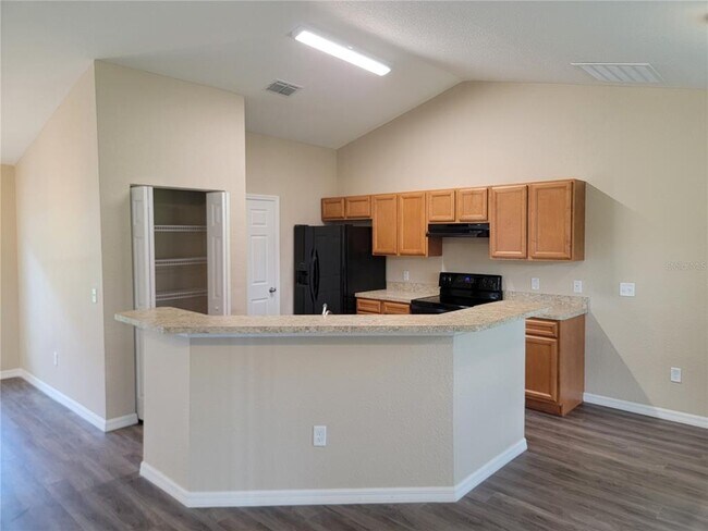 Photo - 7009 Hemlock Course