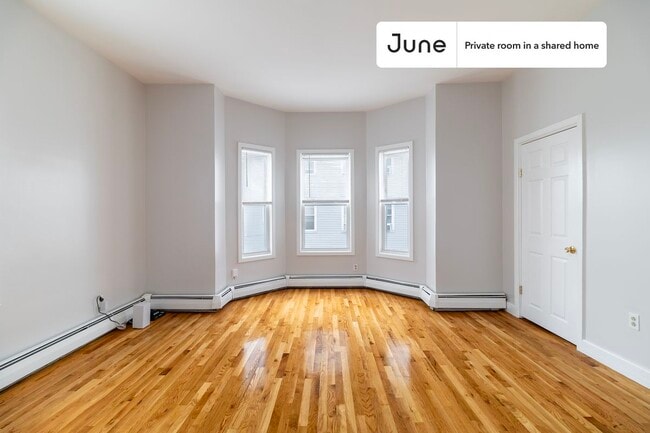 Private bedroom in 3 bed/1 bath Home - Private bedroom in 3 bed/1 bath Home