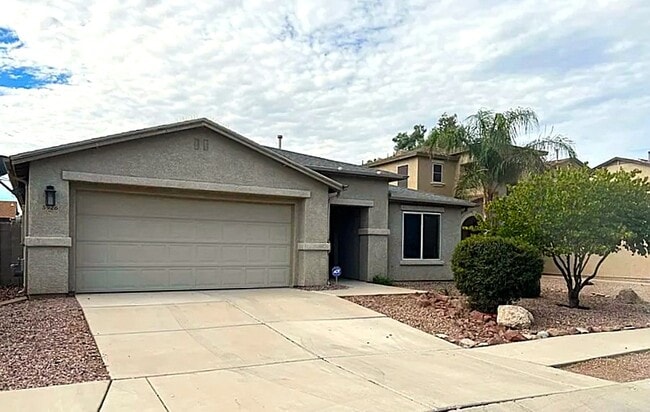 Building Photo - 5926 E Cedarbird Dr