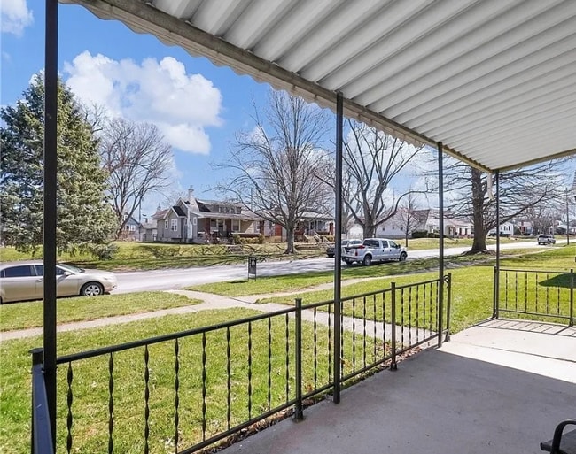 Photo - 2015 Rosemont Blvd