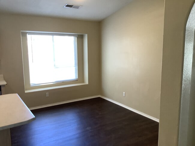 Photo - 7623 Banyon Ave NW