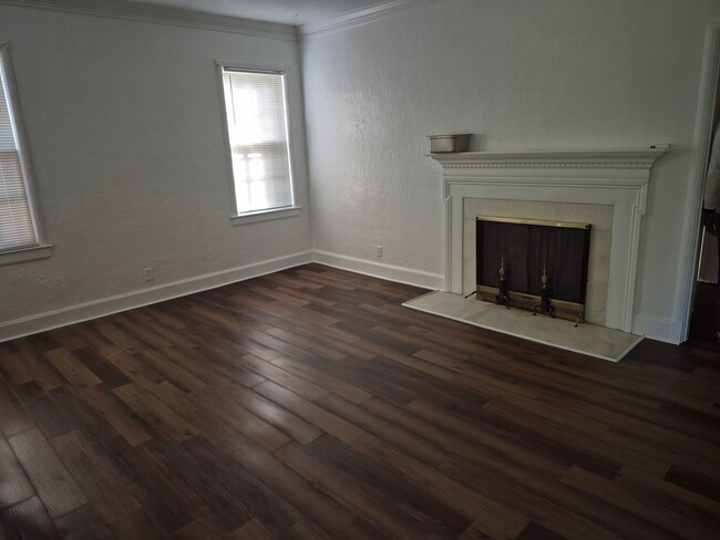 Photo - MOVE-IN SPECIAL 1/2 OFF 1ST MONTH'S RENT!!