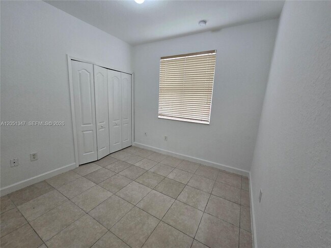 2460 SE 16th Terrace Unit 100