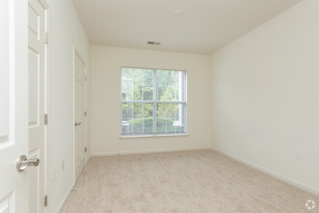 2BR, 2BA - 1,106 SF