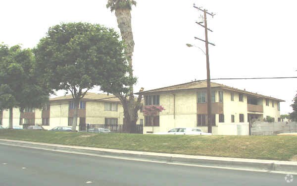 Photo - 421 W Rosecrans Ave