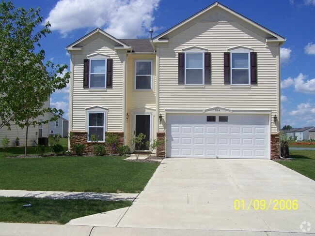 Building Photo - 898 Stonehurst Dr Rental