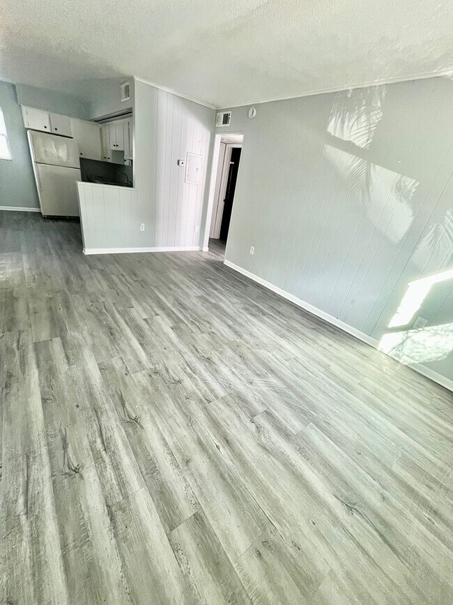 Photo - 927 N Iowa Ave Unit 927 N. Iowa C - 23