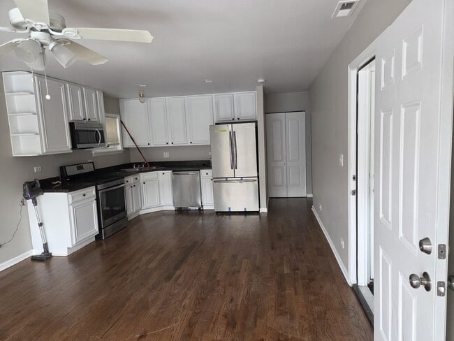 Photo - 5905 S Indiana Ave Unit 1