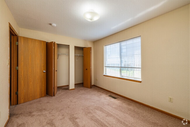 3BD, 2BA - 1200SF - Bedroom 2