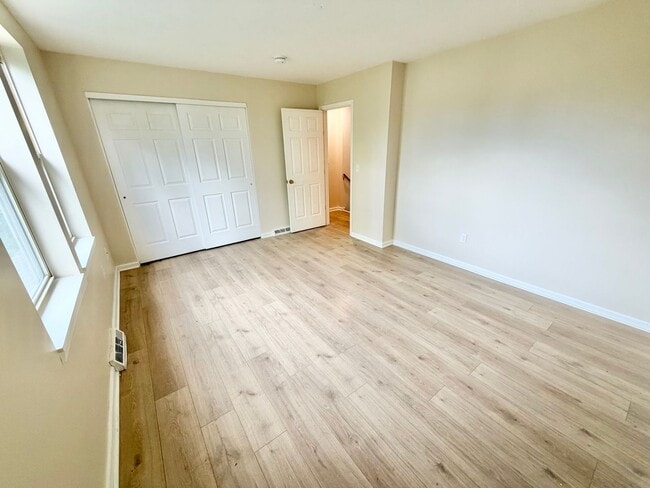 Photo - 2 Bedroom (+ Office) Home Burlington Available 8/1