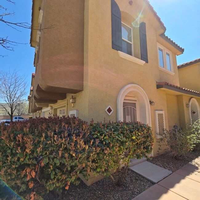 Building Photo - 601 Menaul Blvd NE Unit 4406
