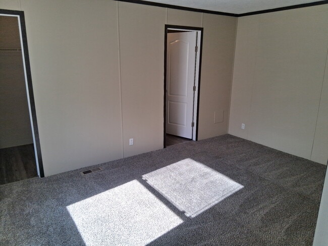 Photo - 6040 Georgia