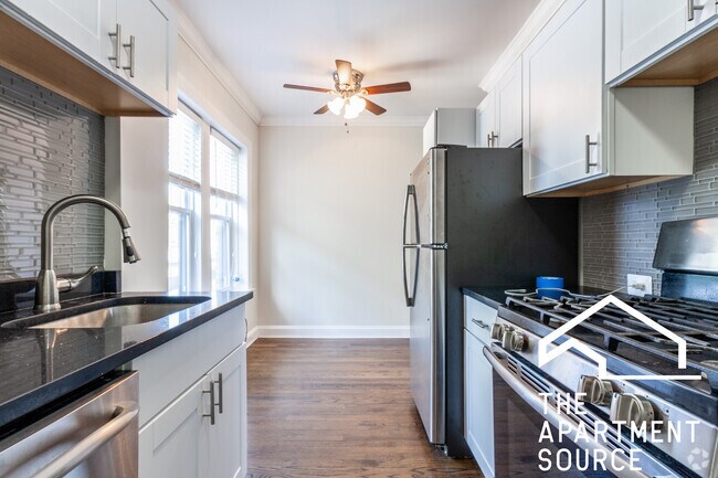 Building Photo - 3821 N Greenview Ave Rental