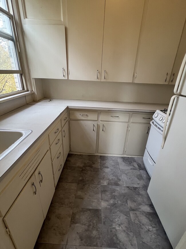Photo - 1305 NE 45th St Unit E