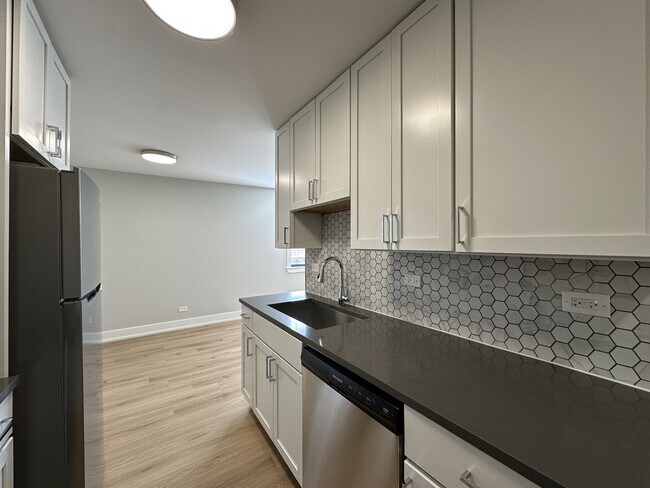 Photo - 535 W Aldine Ave Unit 215