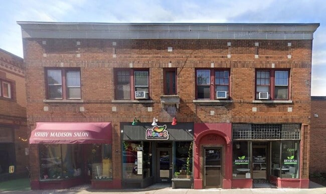 Building Photo - 693 Park Ave Unit 11